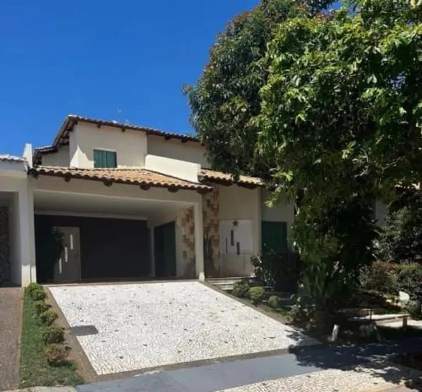 Sobrado CONDOMÍNIO PORTAL DO SOL1 mobiliado com 5 quartos, sendo 4 suítes, e trê...