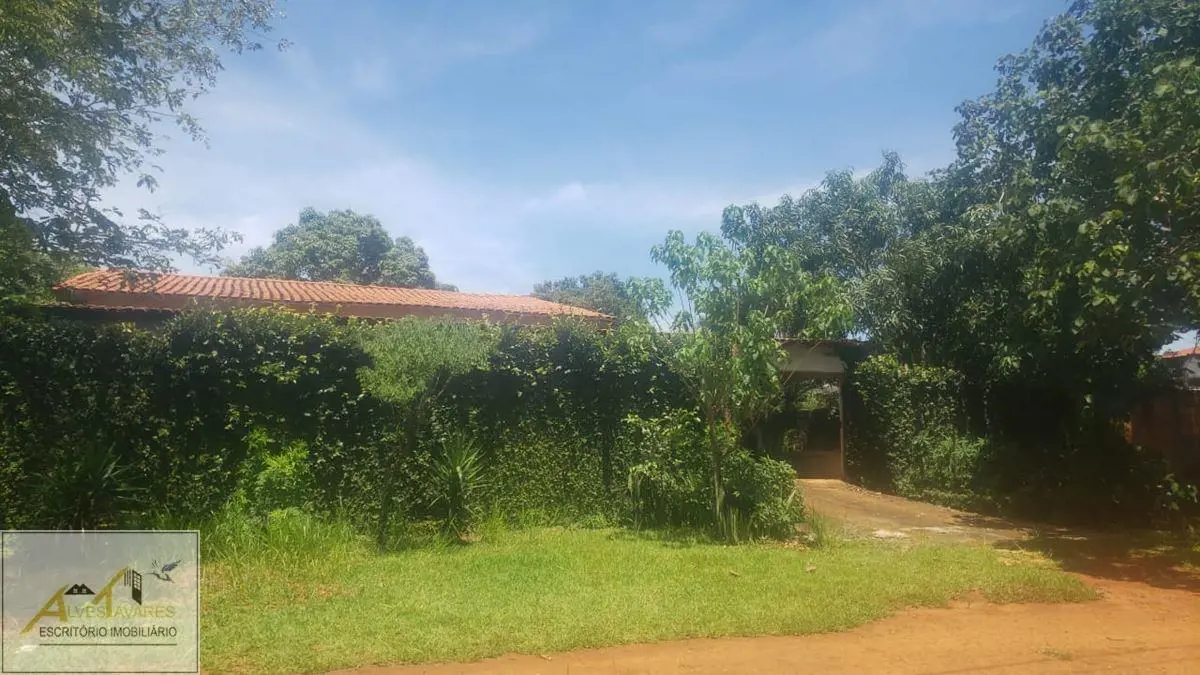 VENDE-SE chácara no setor de mansões no setor de recreio estrela d’alva II, em L...