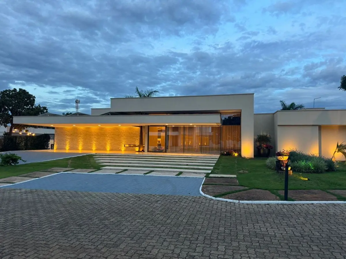  Mansão Sensacional?? Valor: R$ 5.950.000?? Destaques do Imóvel:•Terreno: 2.500m...