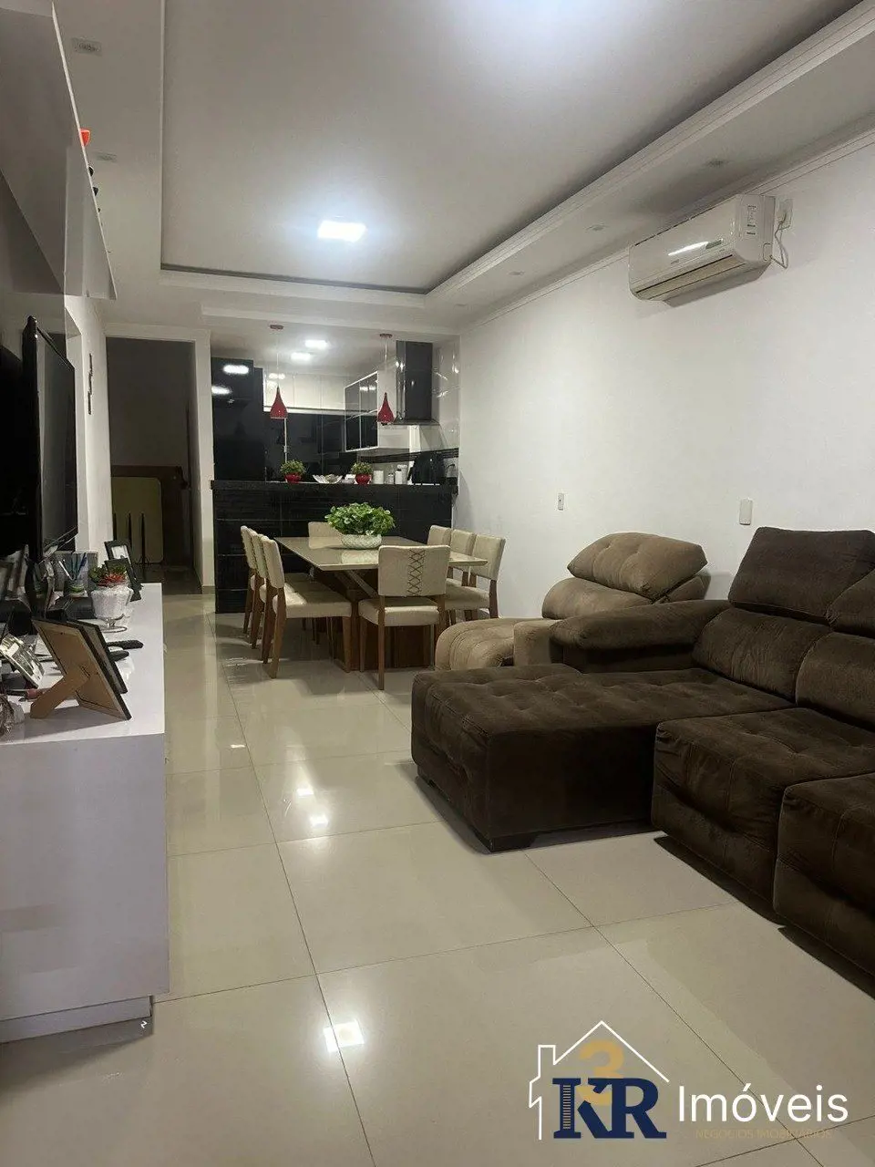 Jardim Ana Lucia Goiânia/GOCasa com 230 m² de área total e com 180 m² de área co...