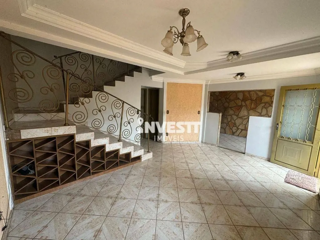 LOCALIZAÇÃO:Portão manual. Localização privilegiada, na rua do colégio Degraus s...