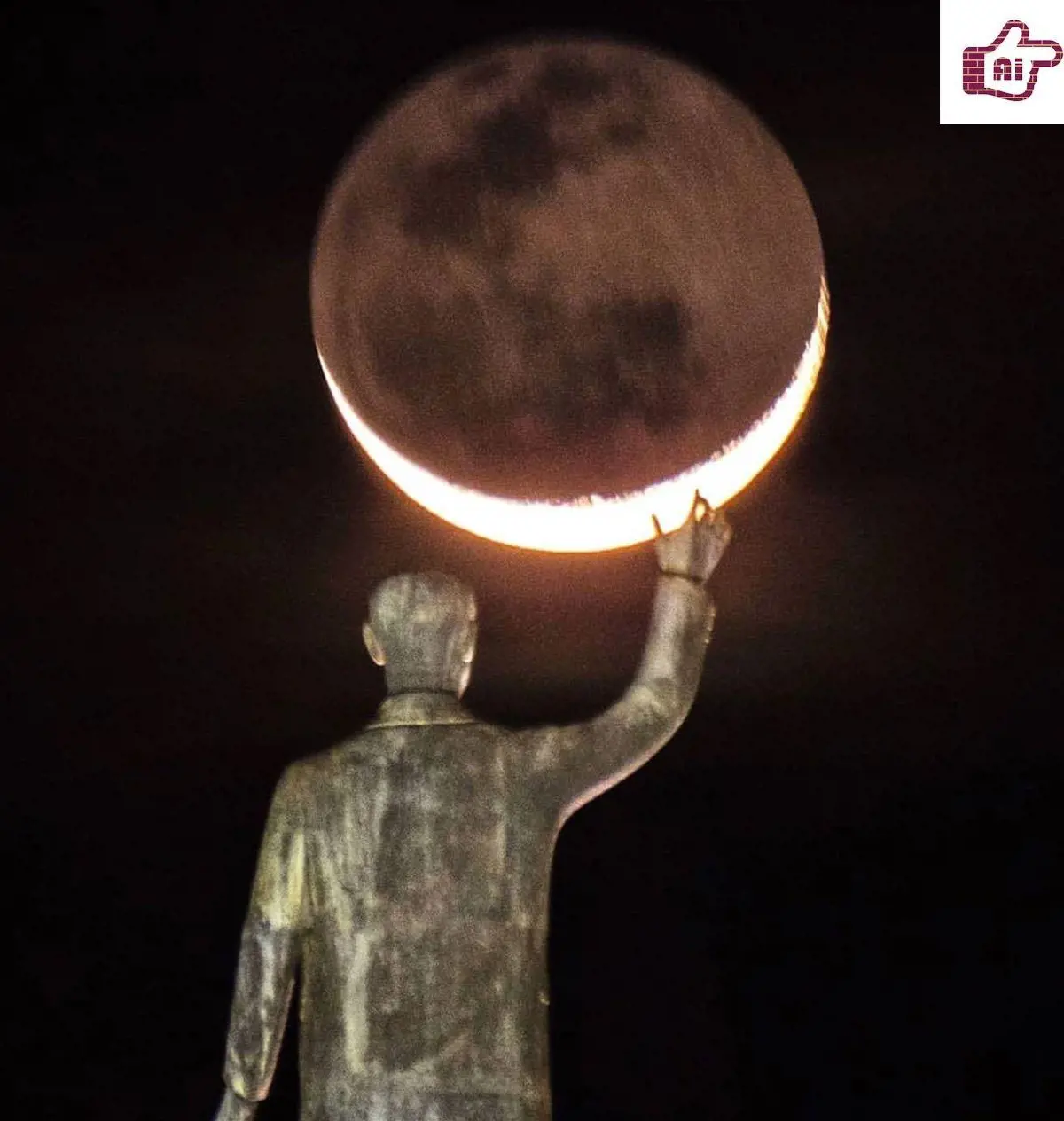 MANSÃO SUSPENSA, SÃO QUASE 300M² DE ÁREA ÚTIL, ANDAR ALTO NA 315 SUL, COM QUATRO...