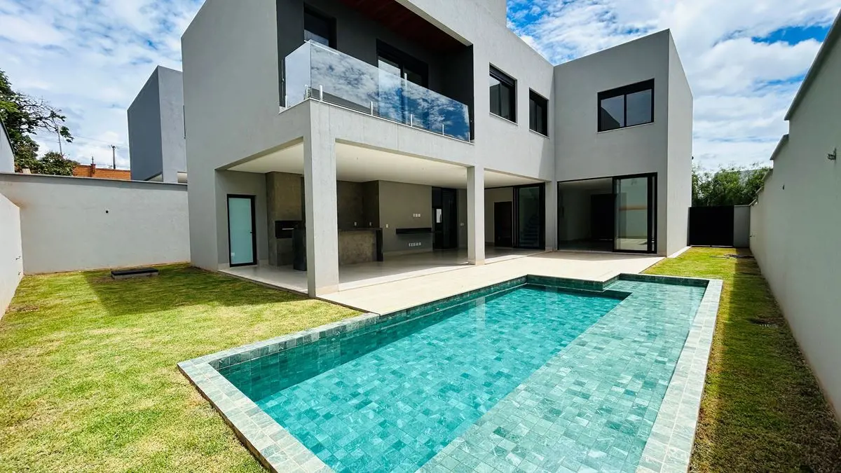 SOBRADO ALPHAVILLE ARAGUAIA IMÓVEL DE CONTRA ESQUINA-VALOR R$ 4.500.000,00- LOTE...