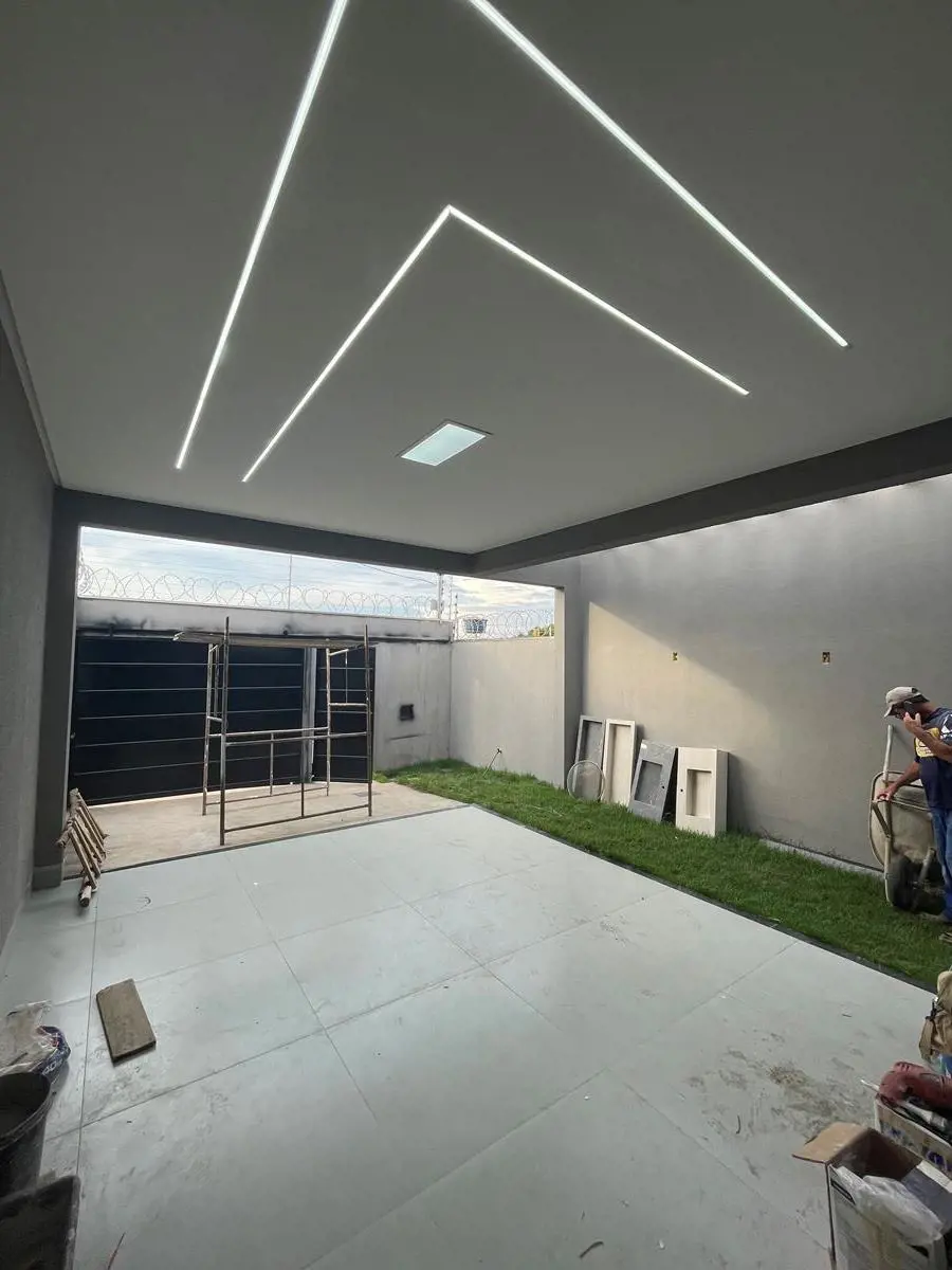 Casa localizada no bairro Jardim Arco Verde Bairro próximo ao trevo do DAIA, UEG...