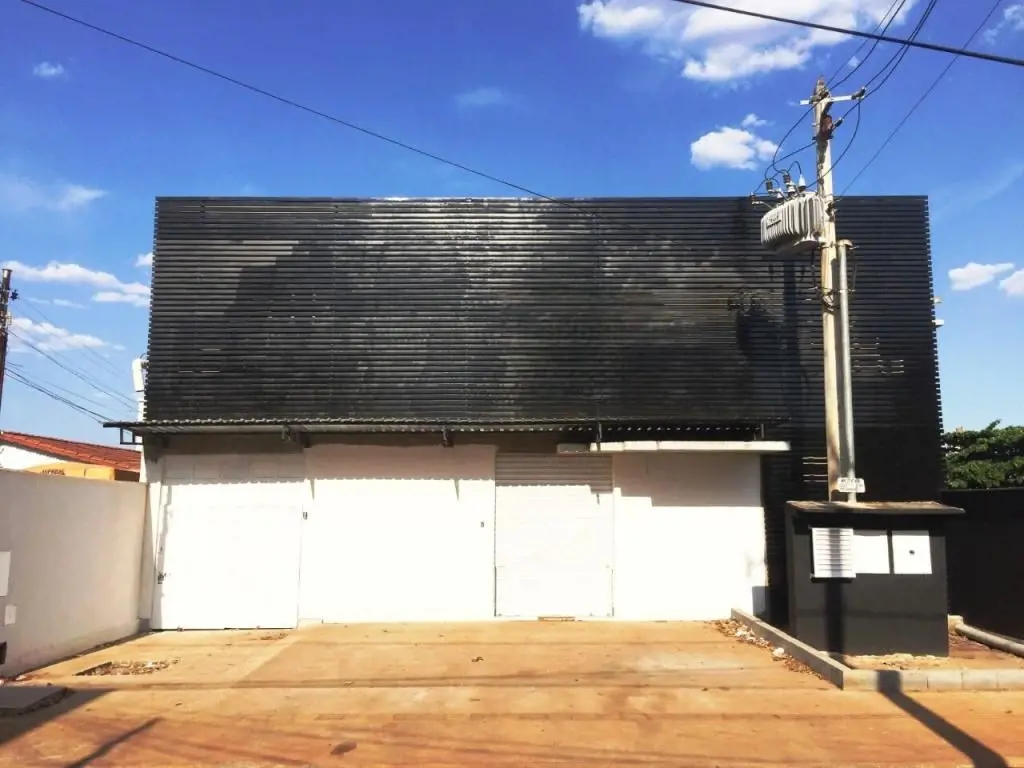 Excelente Galpão com 550,00m², mais 200m² de mezanino contendo várias divisões i...