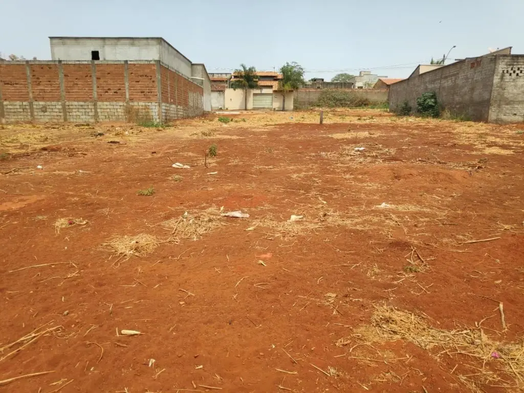 Lote de terras para construção urbana com área total de 200,00m², sendo:10,00 me...