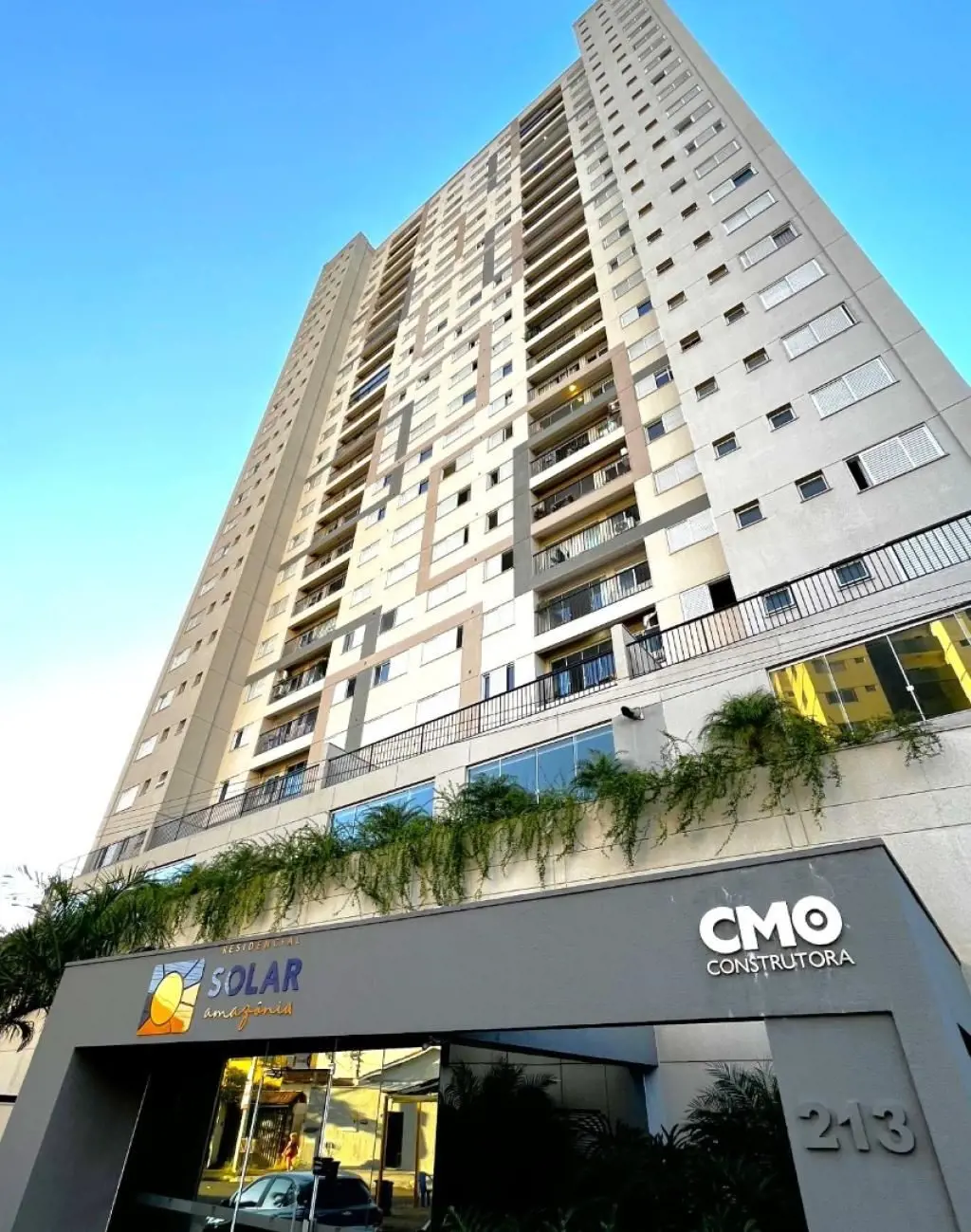 Excelente apartamento com 03 quartos, sendo uma suíte, sala de estar com varanda...