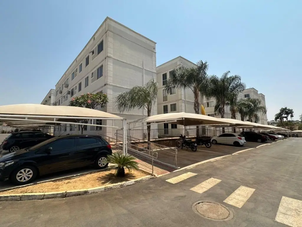 Apartamento à venda com 02 quartos, banheiro social, rico em armários, quarto co...