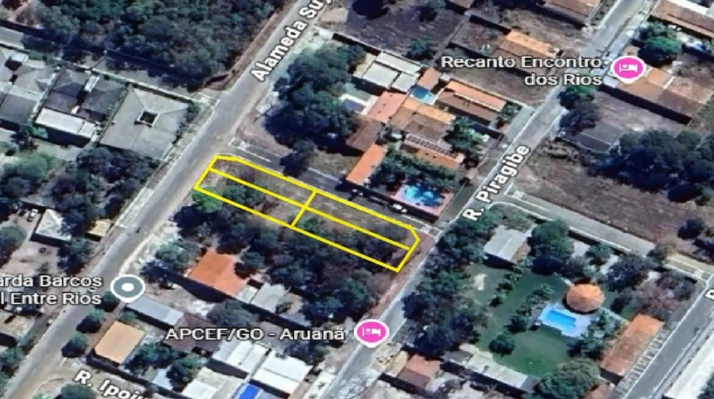 Área com 1.476m² na Cidade de Aruanã, excepcional localização, à 150mts do Rio A...