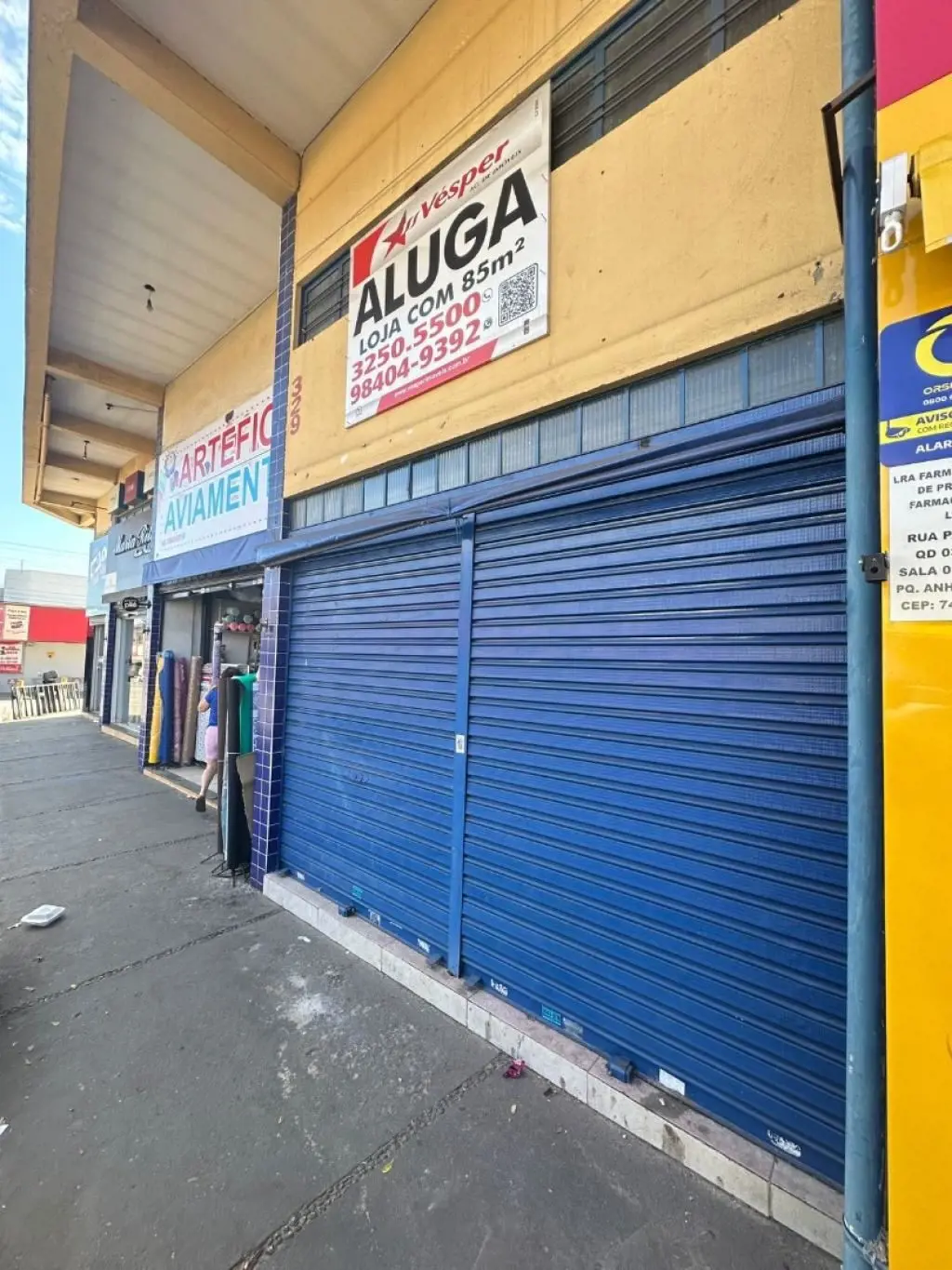 Loja Comercial com 35,00m2, portas de aço, piso em cerâmica, forro em laje, banh...