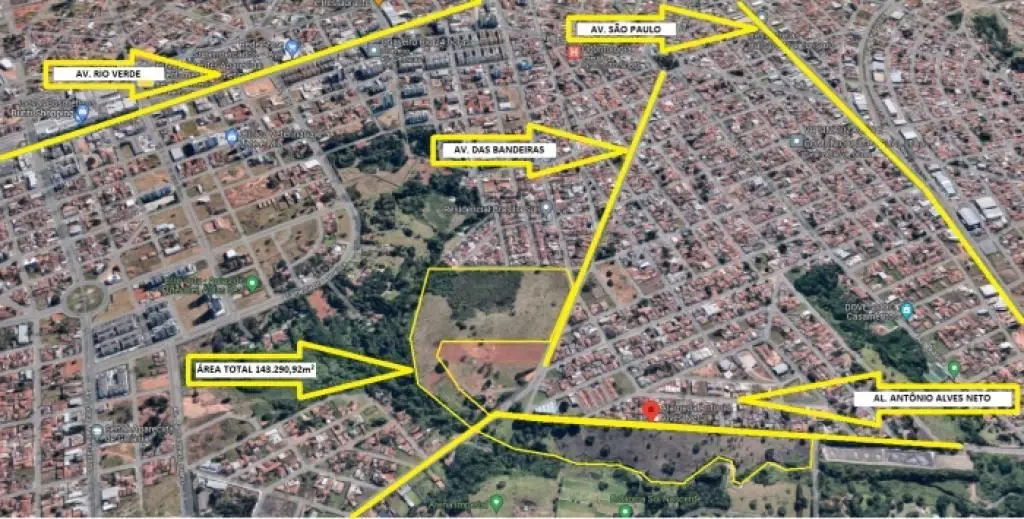 Área composta por 4 quadras totalizando 38.538,92m²:quadra 67 - lotes 01 ao 32; ...