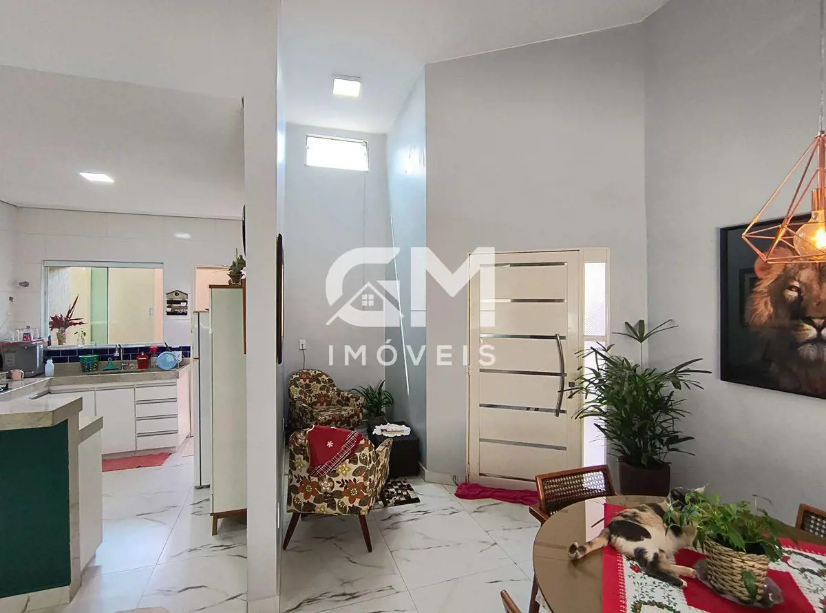 A GM Imóveis vende casa no Condomínio Harmonia, Sobradinho/DF.Área total: 326,00...