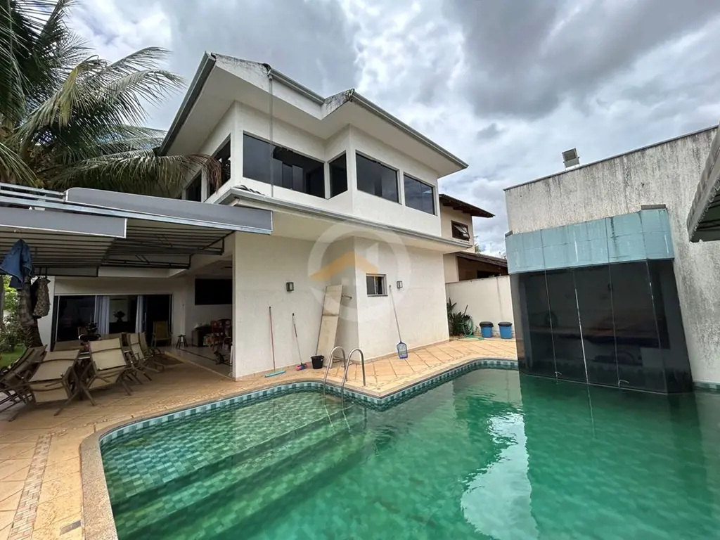  Casa de condomino fechado de 4 quartos com suites no Jardins Viena . Area const...