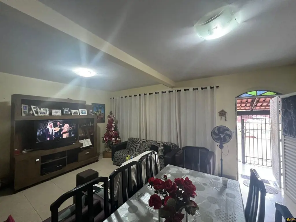 CBL IMÓVEIS VENDE: Venha conhecer esta incrível casa localizada em um dos bairro...