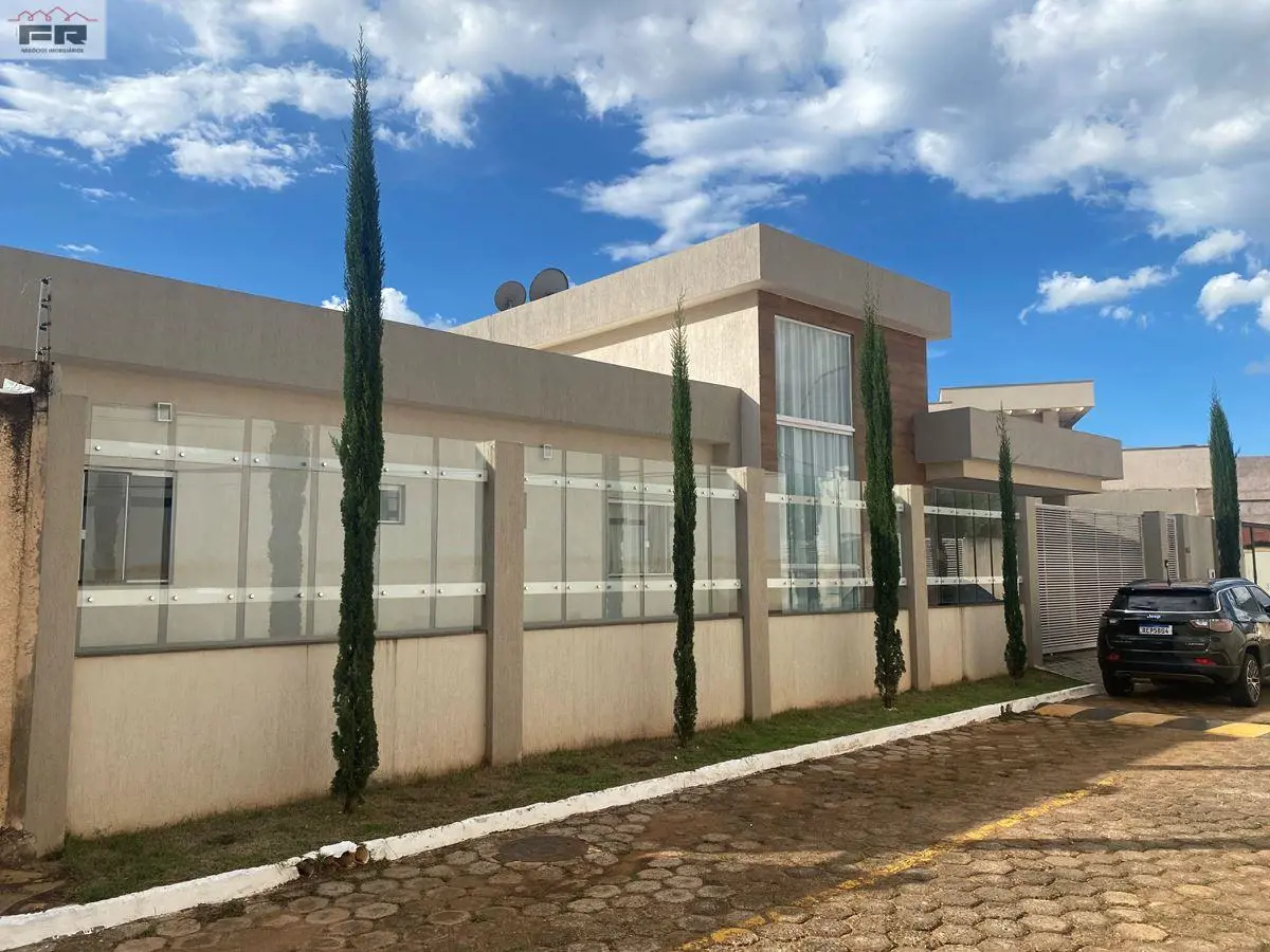 Casa em um condomínio top.Condomínio possui:Quadra de esportes Playground Via de...