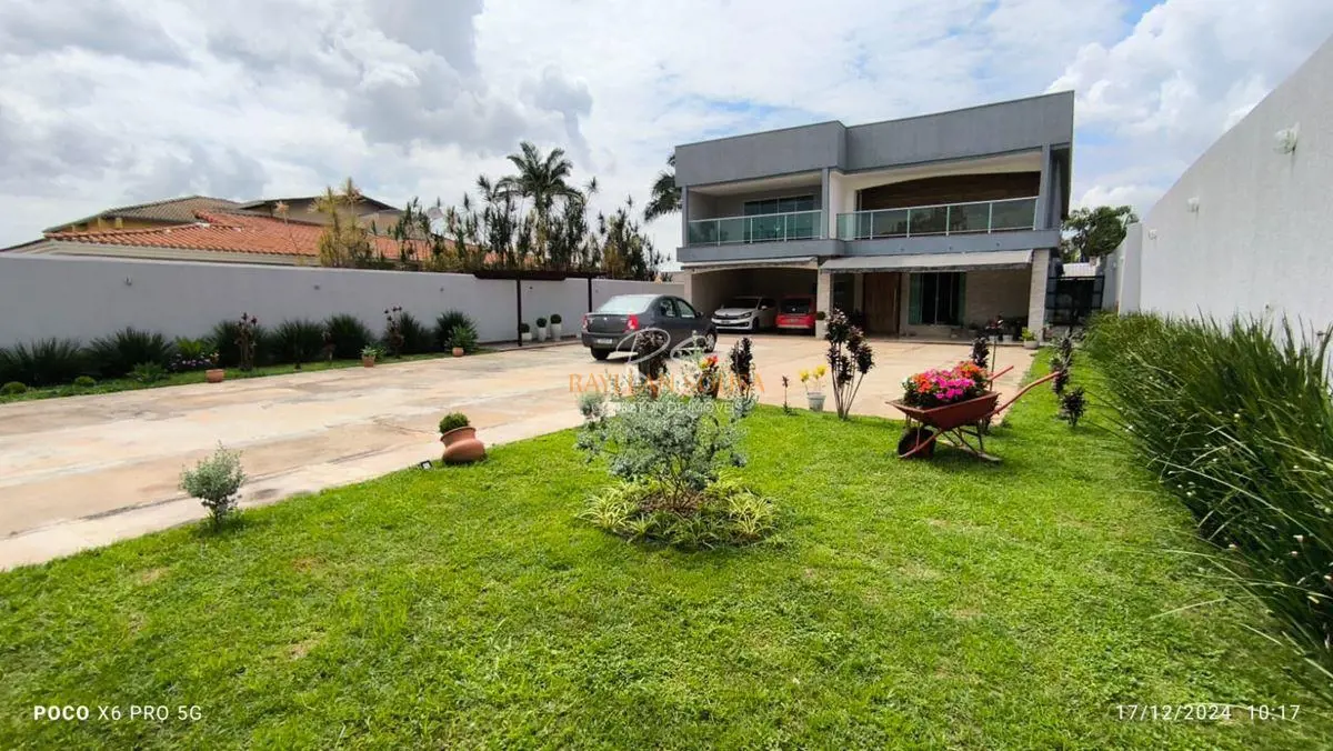 Casa a venda na Rua 5 de Vicente PiresLote 800 metros Área construída: 680 metro...