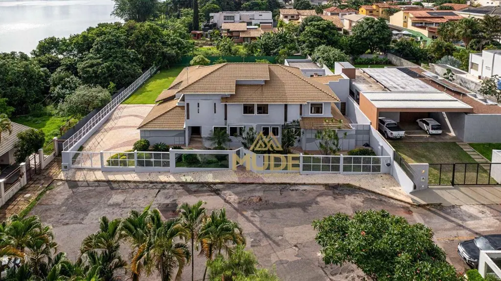 Casa de Alto Padrão com Vista para o Lago ParanoáEsta residência, projetada pelo...