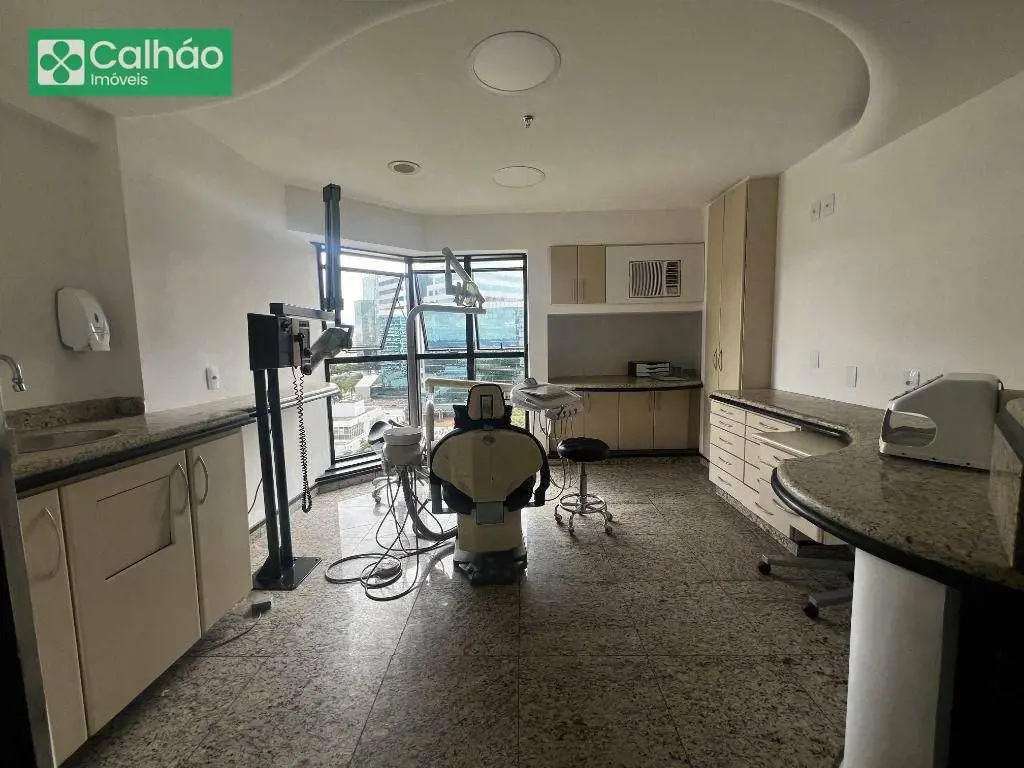 Oportunidade Única de Sala Comercial no SCN - Pronta para Consultório Odontológi...