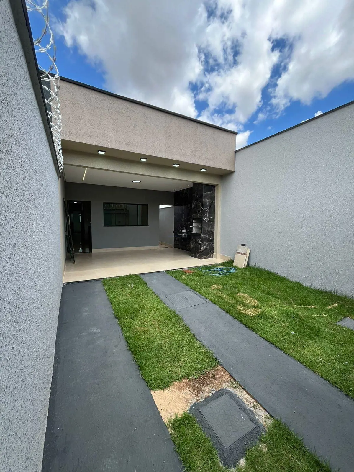 Residencial Santa Fe Casa com dois quartos, sendo 1 suite e banheiro social Valo...