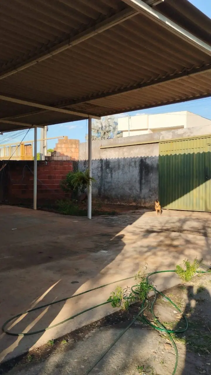 Vende-se ótima oportunidade na Arniqueira, Lote vazado, duas casas. 20/12/24