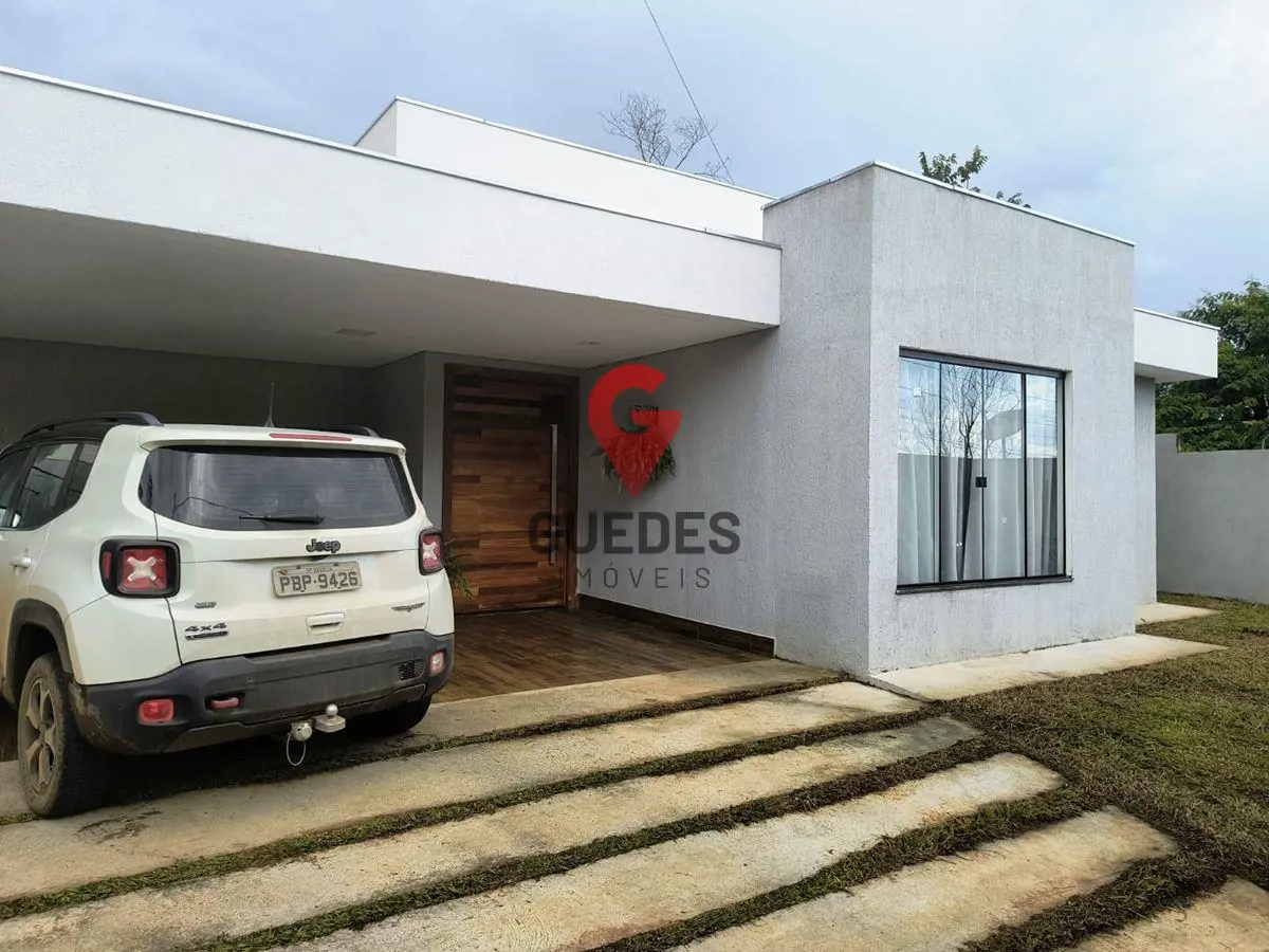 OPORTUNIDADE DE CASA MODERNA!!!COMPOSTA:SALA DE ESTAR;SALA DE JANTAR;LAVABO;COZI...