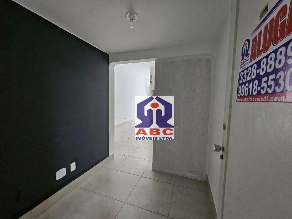 Endereço: Ed. José Severo, Setor Comercial SulABC Imóveis aluga sala contendo 30...
