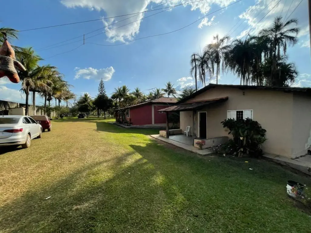 Ótima chácara com 23.763,06m² de área total do terreno e aproximadamente 400,00m...