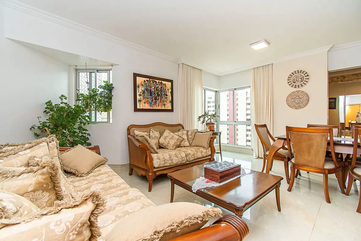 apartamento reformado, repleto em armários com vista livre, andar alto, nascente...