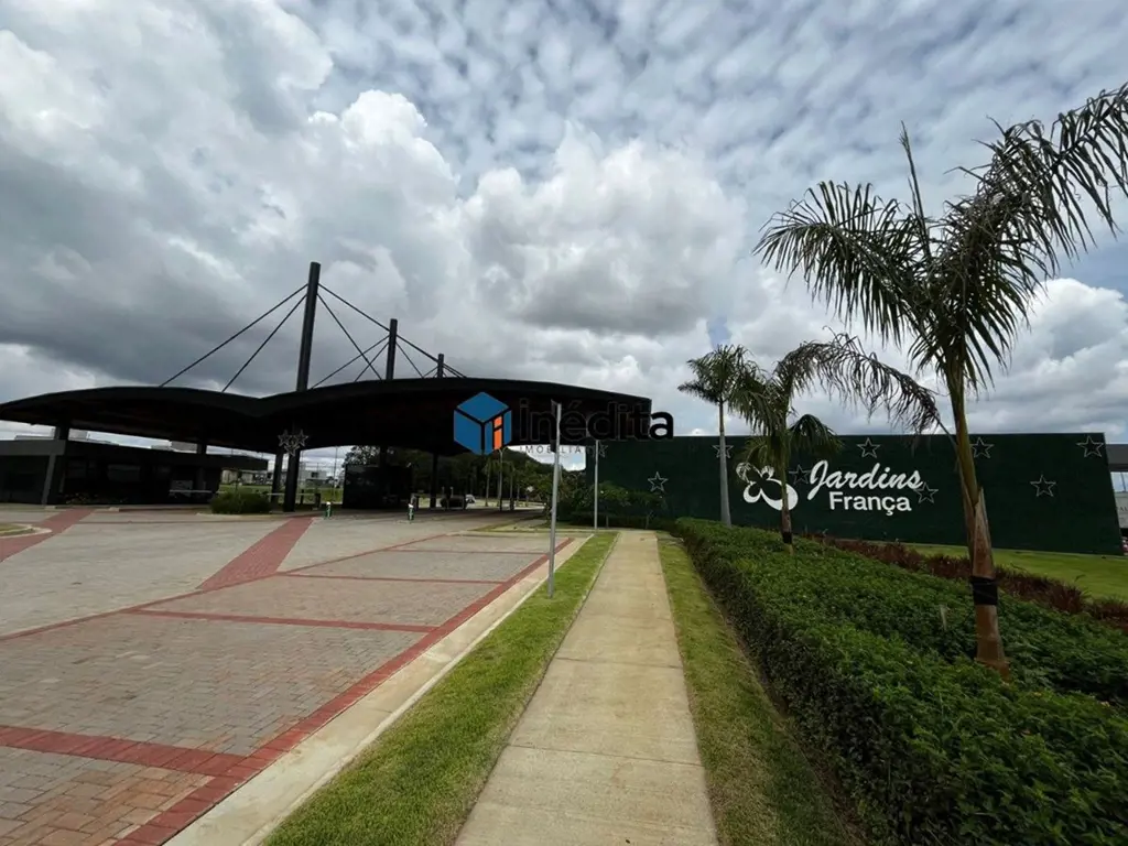 Excelente Oportunidade de Terreno no Condomínio Jardins França.LOCALIZAÇÃO:O Jar...