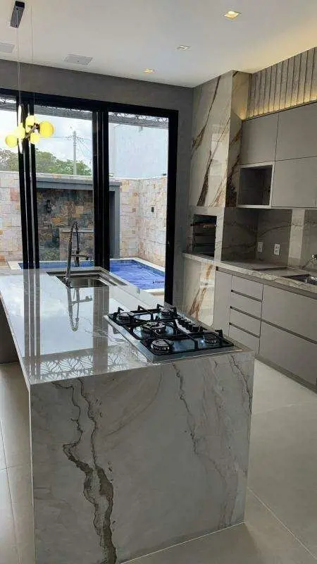Casa a venda Jardins Bolonha Casa com 235 m² 4 quatros, 4 suítes sendo uma térre...