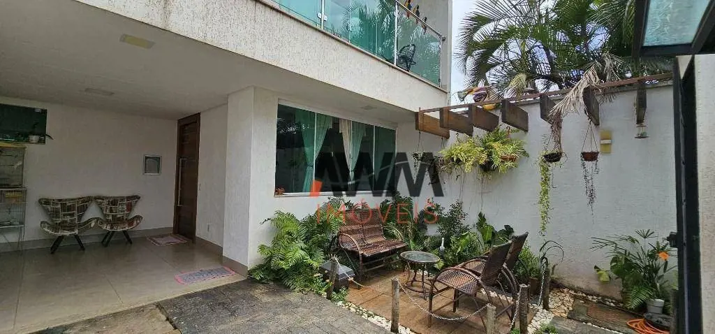 Sobrado 3 Suites sendo 2 americanas, localizado no Setor Faiçalville. Area terre...