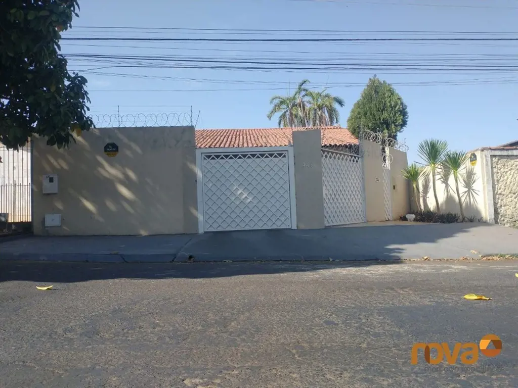 Casa com 4 quartos 2 suites no Jardim América, Casa com pé direito alto, Sala pa...