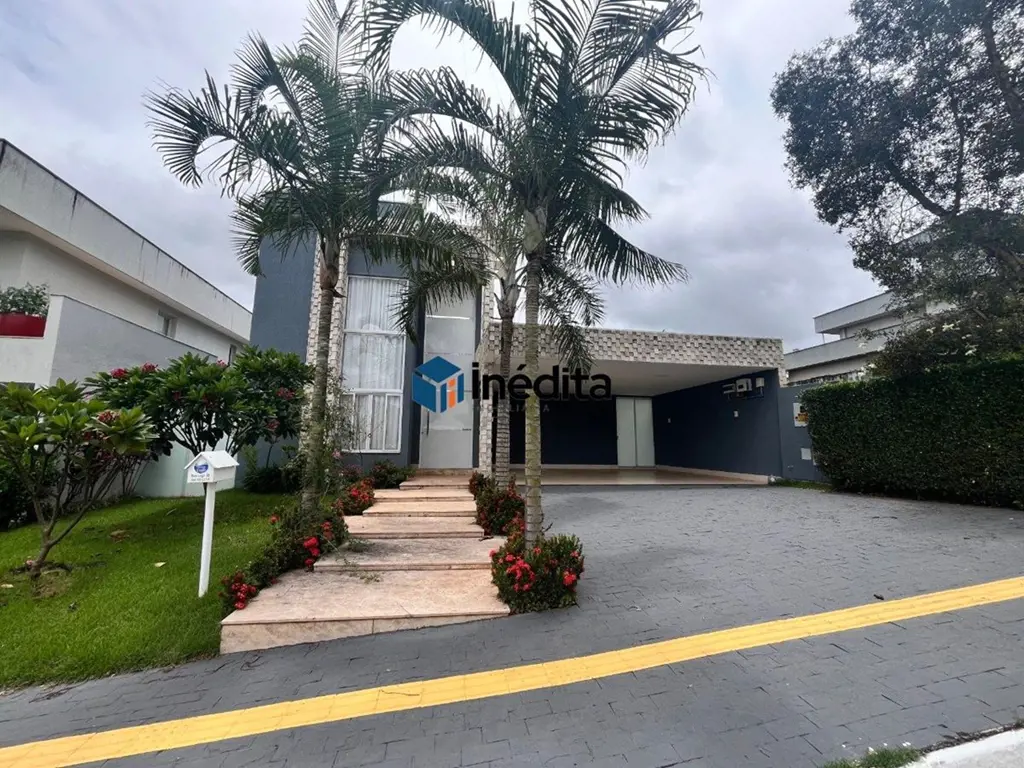 LOCALIZAÇÃO:No Condomínio do Lago, sua família estará amparada por uma vasta est...