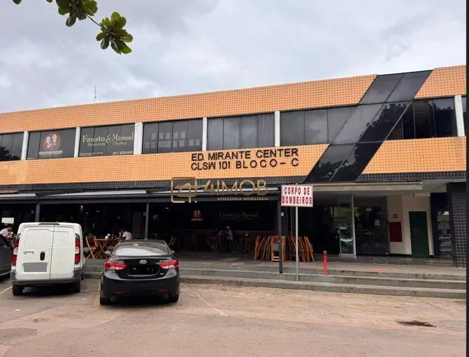 Excelente sala com ótima localização virada para a avenida principal do sudoeste...