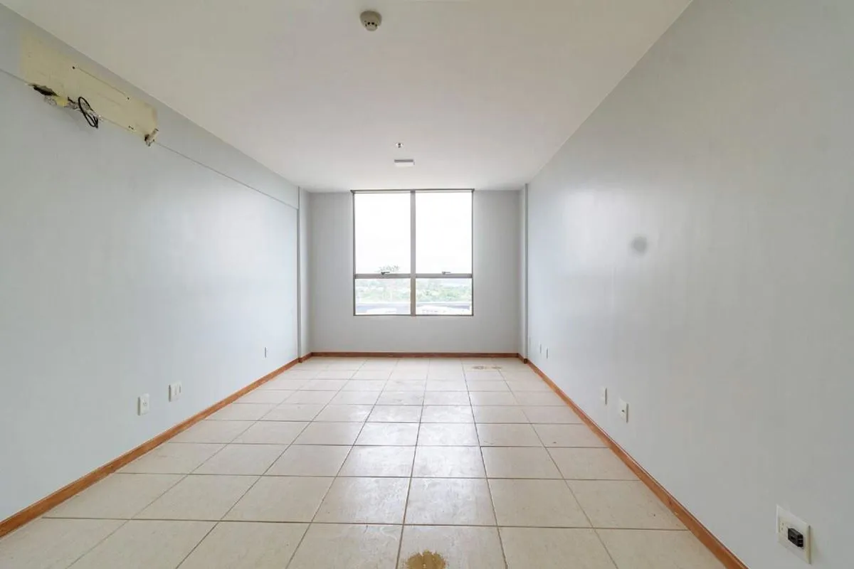 Excelente oportunidade de adquirir uma sala comercial em uma das regiões mais va...