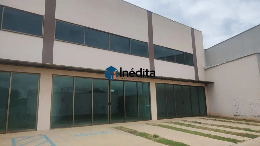 LOCALIZAÇÃO:No Parque Ibirapuera com excelente localização, próximo a avenidas p...