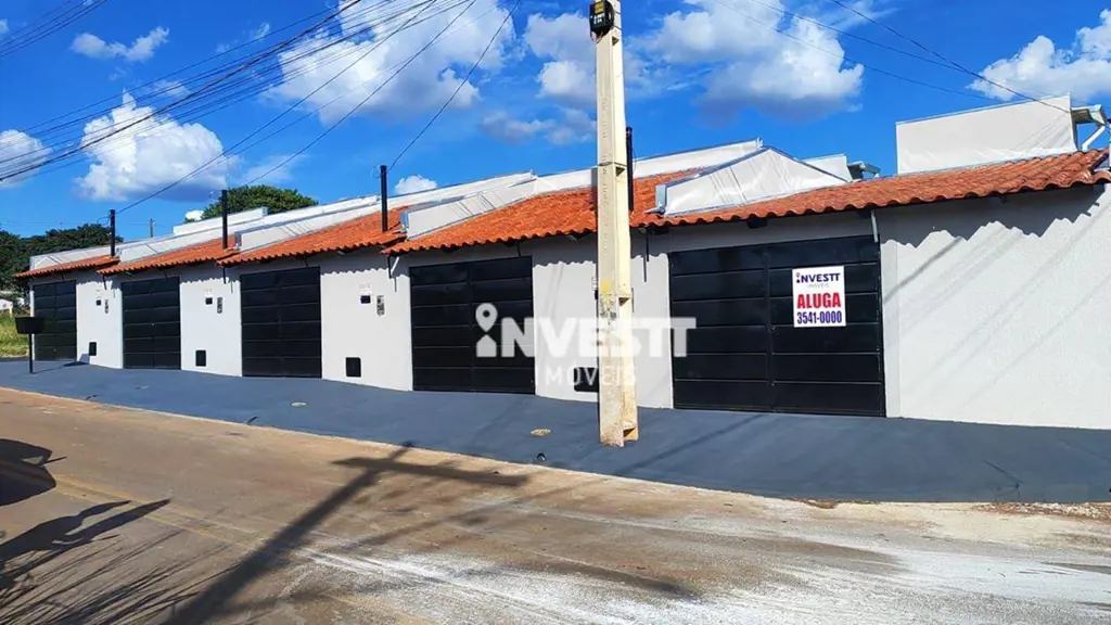 Casa disponível para locação no Res. 14 Bis. Saída para Trindade. Casas novas, c...