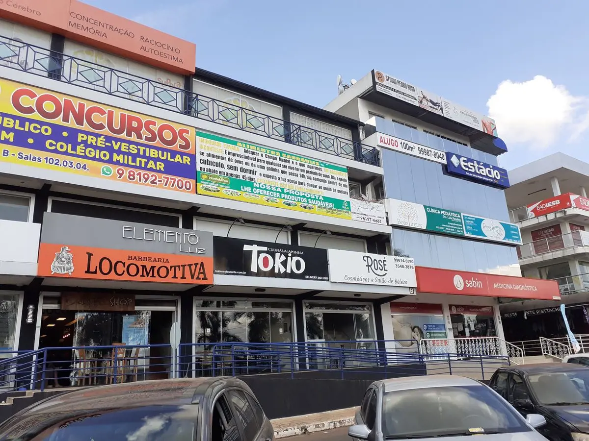 Espetacular Sala com 100 m² de área util e lindo acabamento. São 4 ambientes amp...