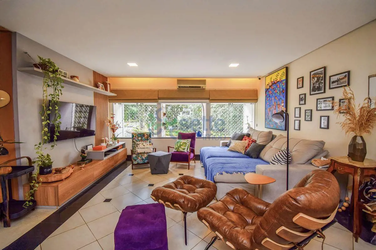 O apartamento dos seus sonhos na Asa Sul espera por você!Imagine morar em um apa...