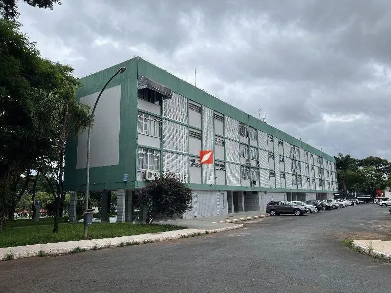 - Área útil de aproximadamente 90 m²;- Sala para dois ambientes;- Três quartos, ...