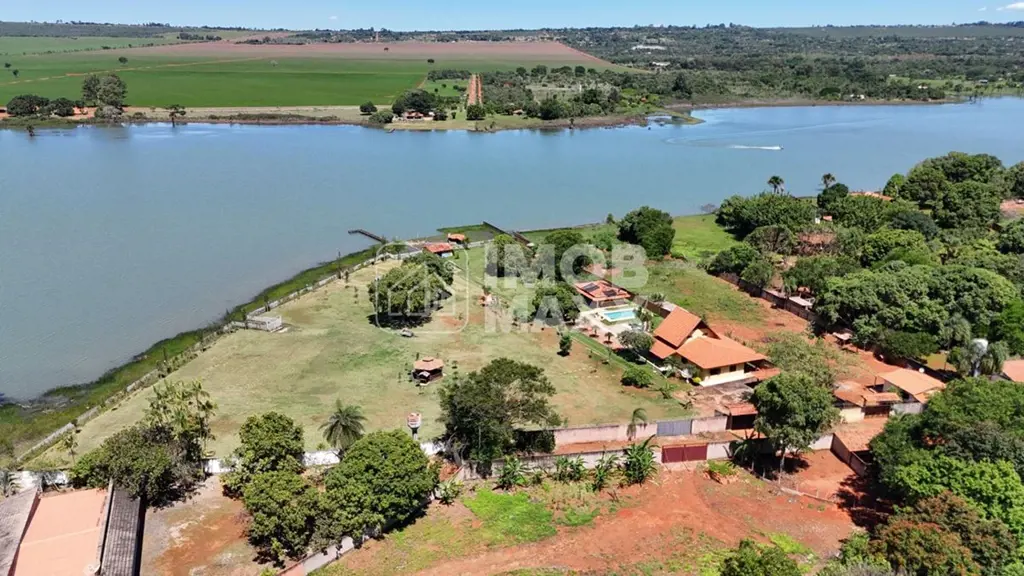 Lara Pequeno (ALUGA POR TEMPORADA): 61 99279-7232 / 61-98286-4168 na Lagoa Formo...