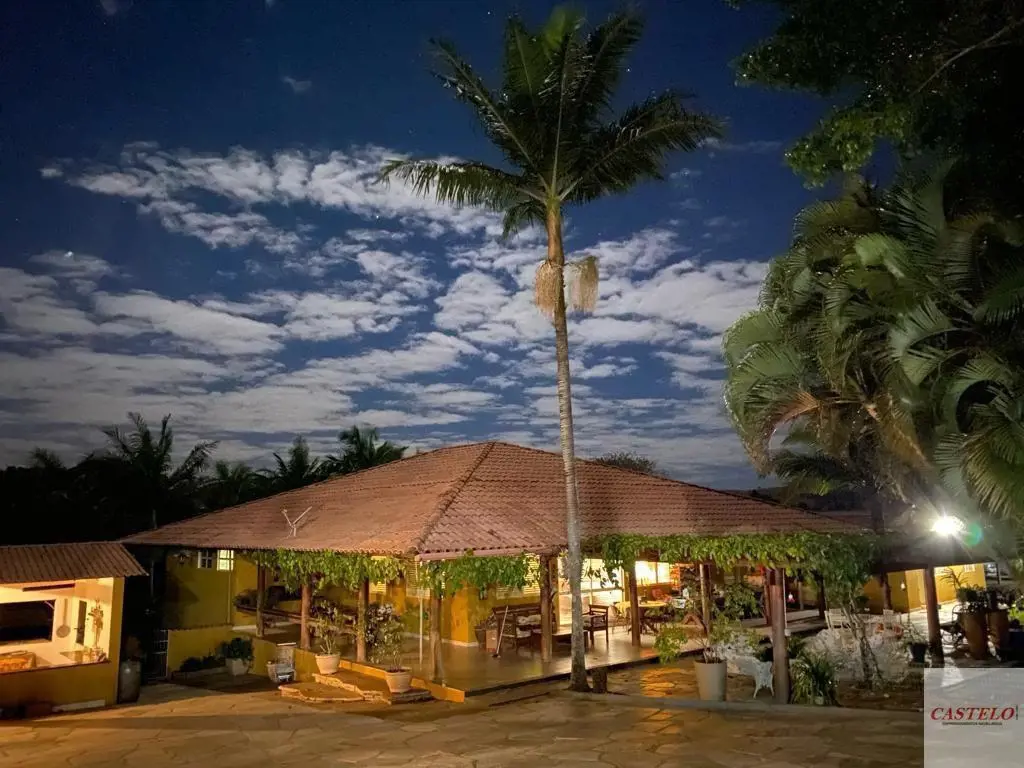 Excelente fazenda em Corumbá de Goiás a 7km da cidade estrada de chão, 57km de A...