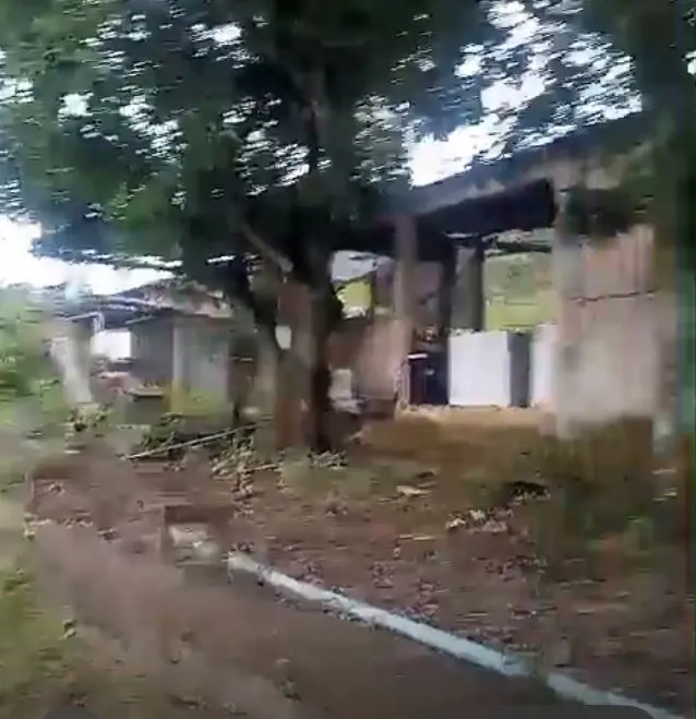 VENDE SE UMA CHÁCARA NO POR DO SOL com aproximadamente 4,5 Hectares , chácara 92...