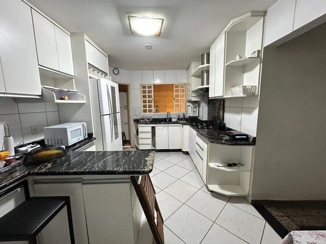 Casa à venda na QE 24, Guará - Ampla, Confortável e Próxima ao Metrô!Se você pro...