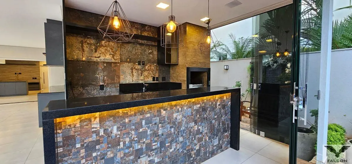 Vendo sobrado de esquina no Jardins Valencia com 446 m² de terreno e 320 m² de c...