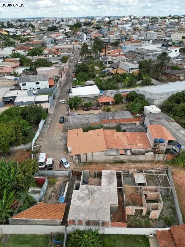 BSB IMÓVEIS VENDE,DOIS TERRENOS COM OBRAS INICIADAS DE DUAS CASAS:CASA 01 : PRIM...