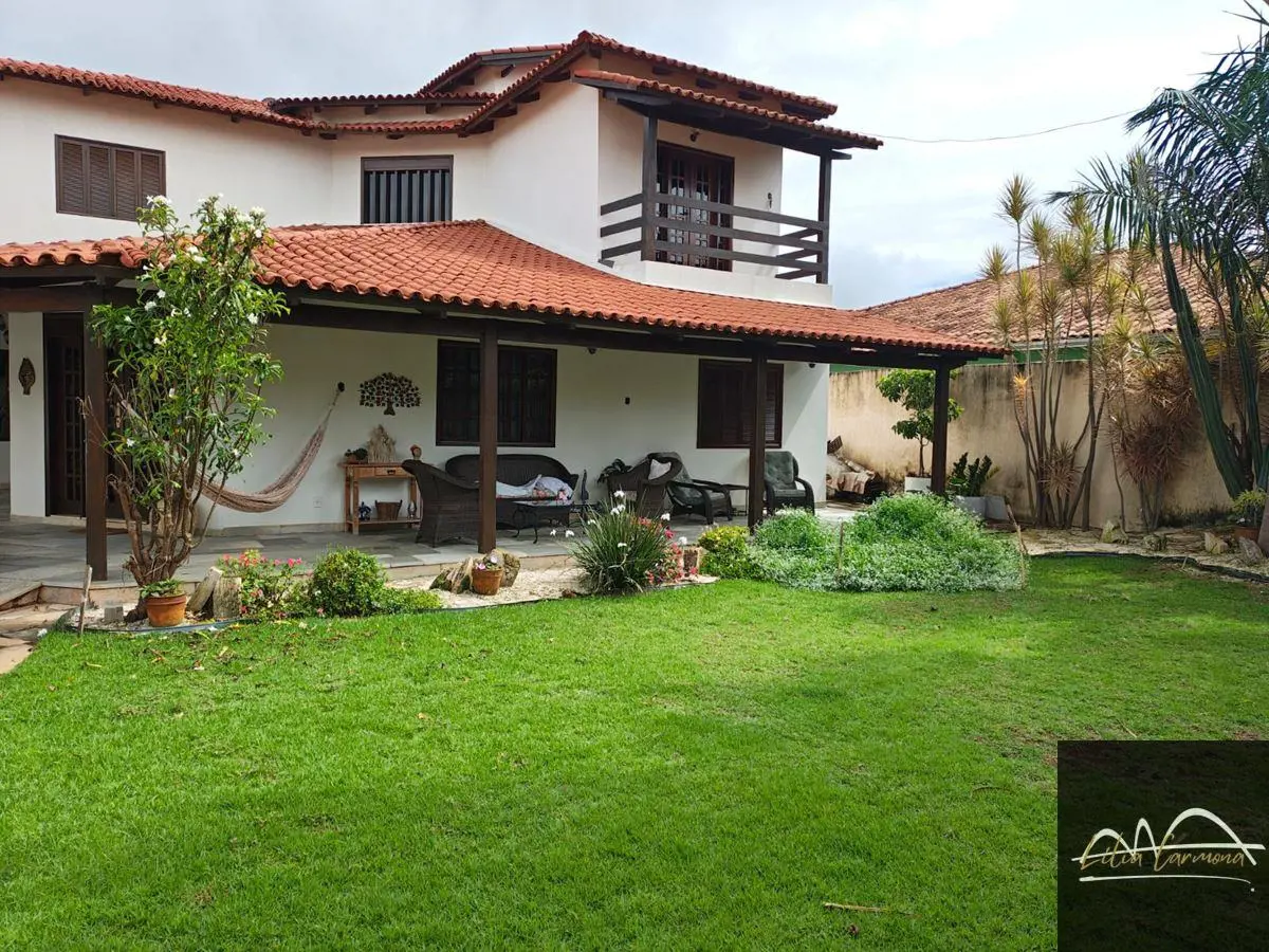 VENDO CASA MARAVILHOSA no SETOR DE MANSÕES DE TAGUATINGA! Esse imóvel conta com ...