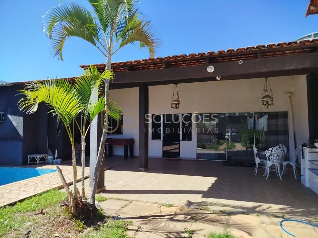 4 Quartos | 2 Vagas | 2 Suítes | Piscina | Terreno: 360m² | Construção: 240m² | ...