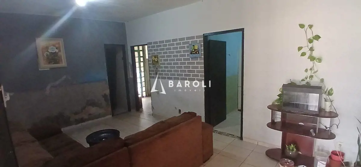 BAROLI IMÓVEIS VENDE CASA COM ALTO POTENCIAL DE VALORIZAÇÃO NO SETOR LESTE – VIL...