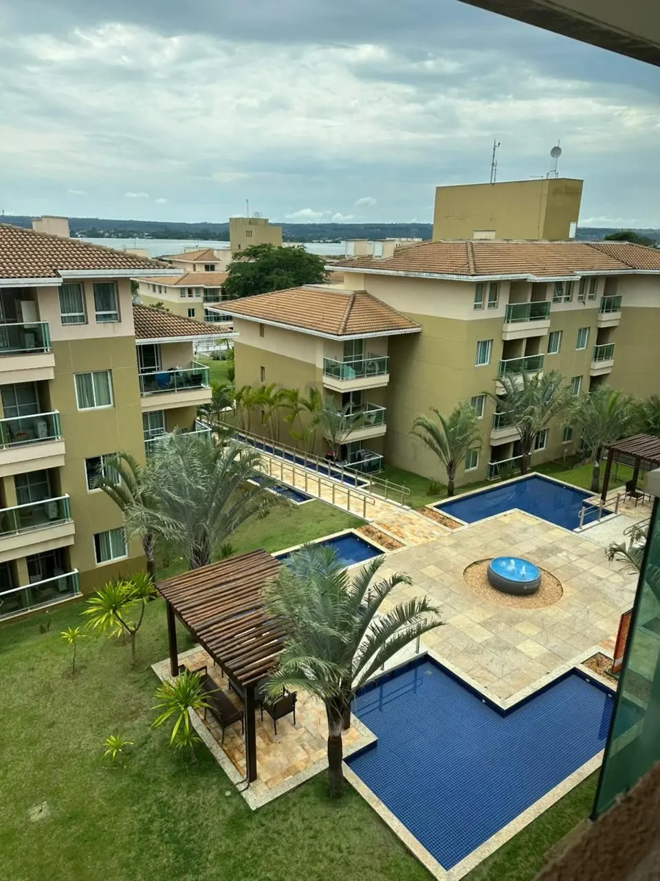Vendo apartamento mobiliado, reformado, 32m2, no condomínio The Sun.Com ótima lo...